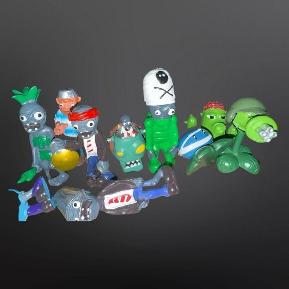 Planet Vs Zombies PVC Cake Toppers Figures B21 - Picture 4 of 6